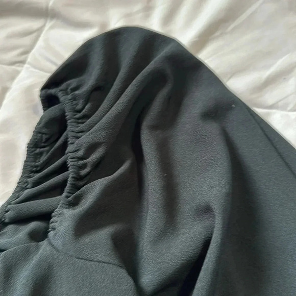 Abercrombie and Fitch black crop long sleeve top size medium - Picture 3 of 6